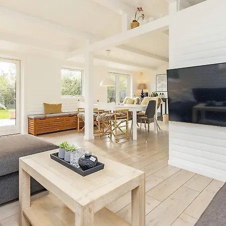 4 Star In Stege-by Traum